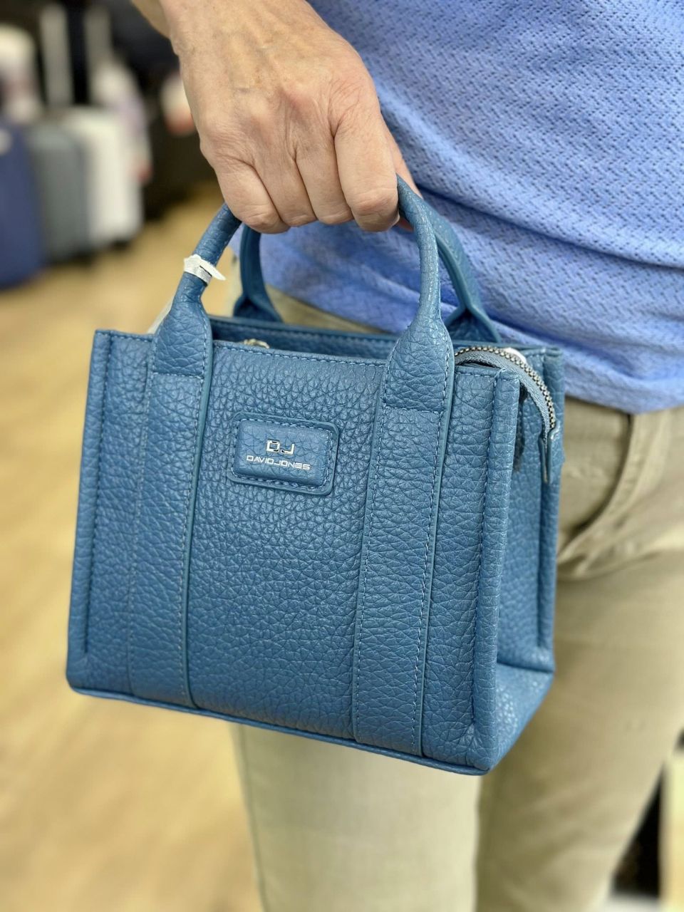 Kék David Jones kicsi sportos kézitáska Kék David Jones kicsi sportos kézitáska