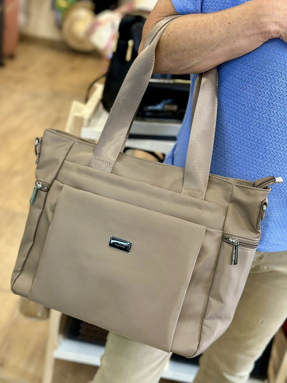 Bézs Peterson osztott belsős puha shopper