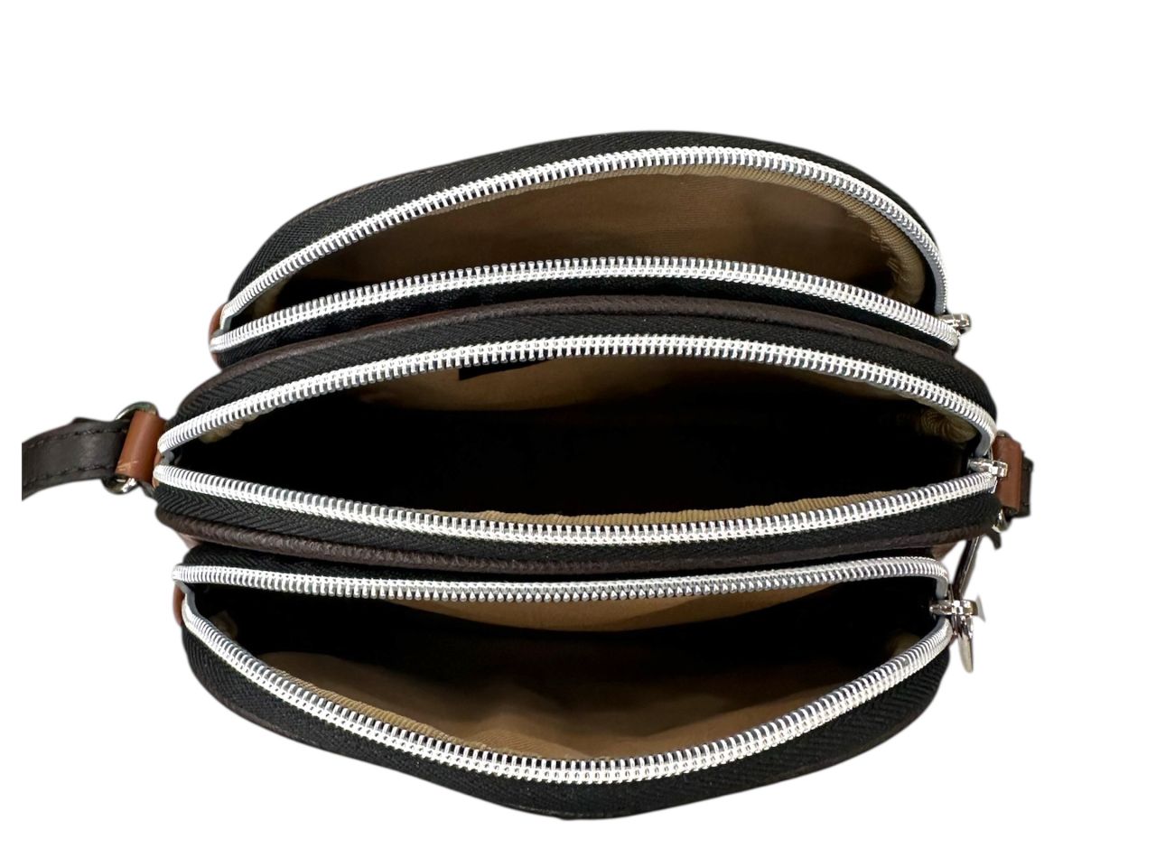 Barna bőr 3 rekeszes pici oldaltáska Barna bőr 3 rekeszes pici oldaltáska