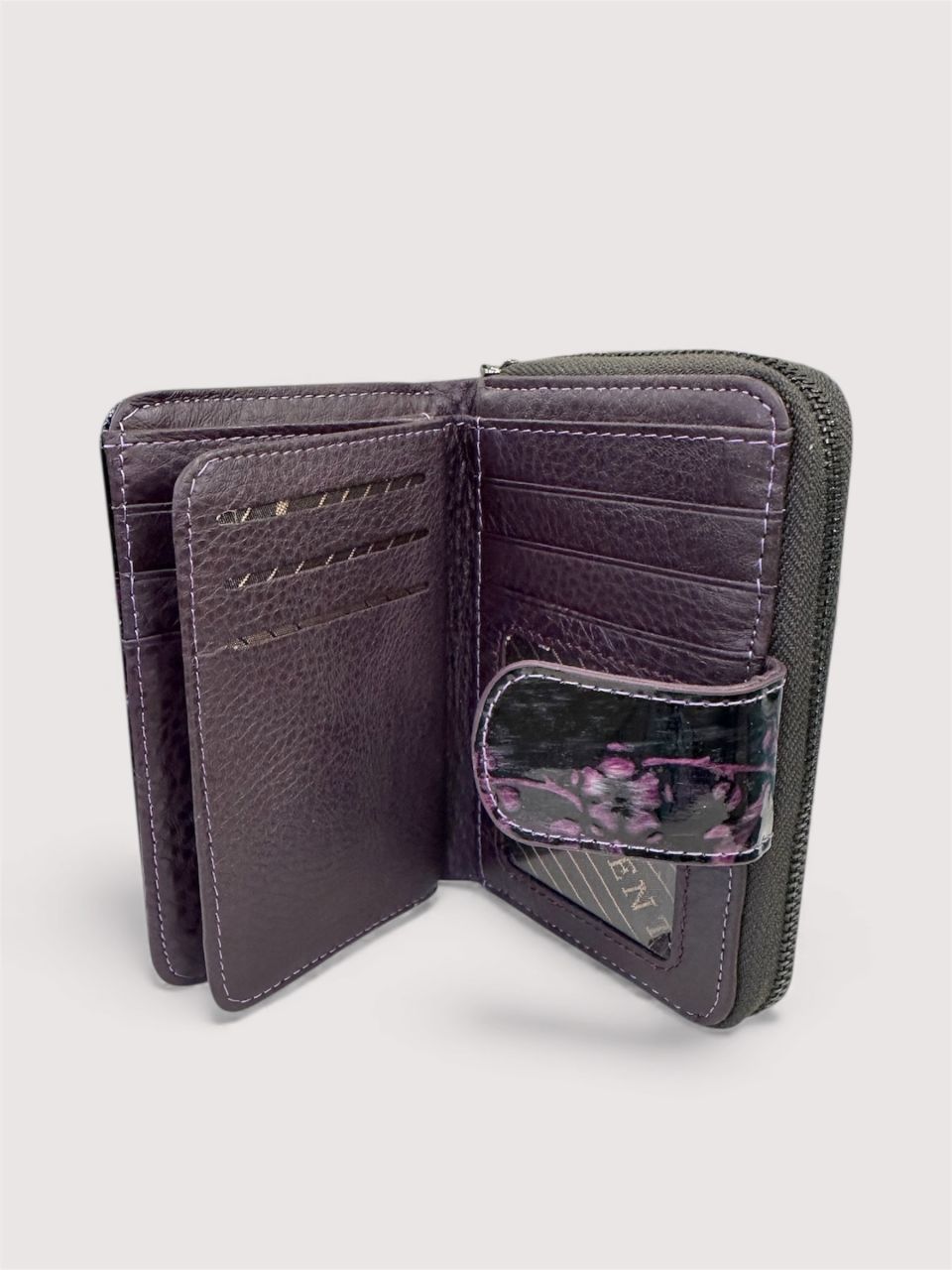 Fekete - lila női lakkbőr patentos pénztárca Fekete - lila női lakkbőr patentos pénztárca