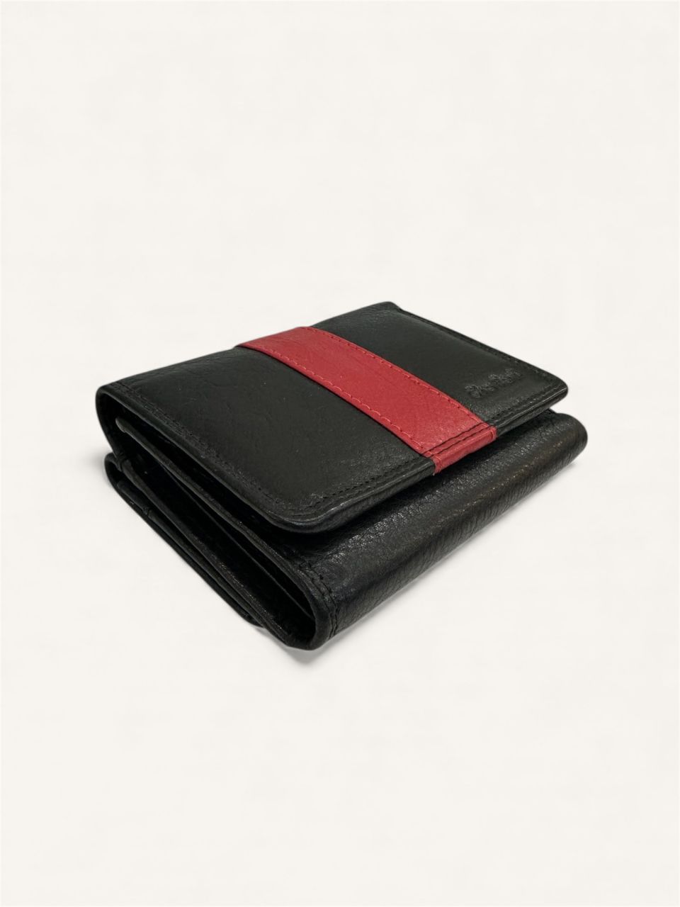 Fekete - piros Gina Monti kisméretű bőr pénztárca Fekete - piros Gina Monti kisméretű bőr pénztárca