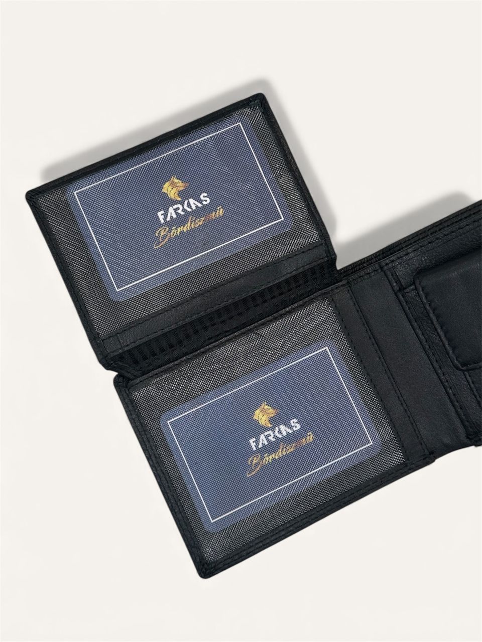 Fekete közepes férfi bőr pénztárca