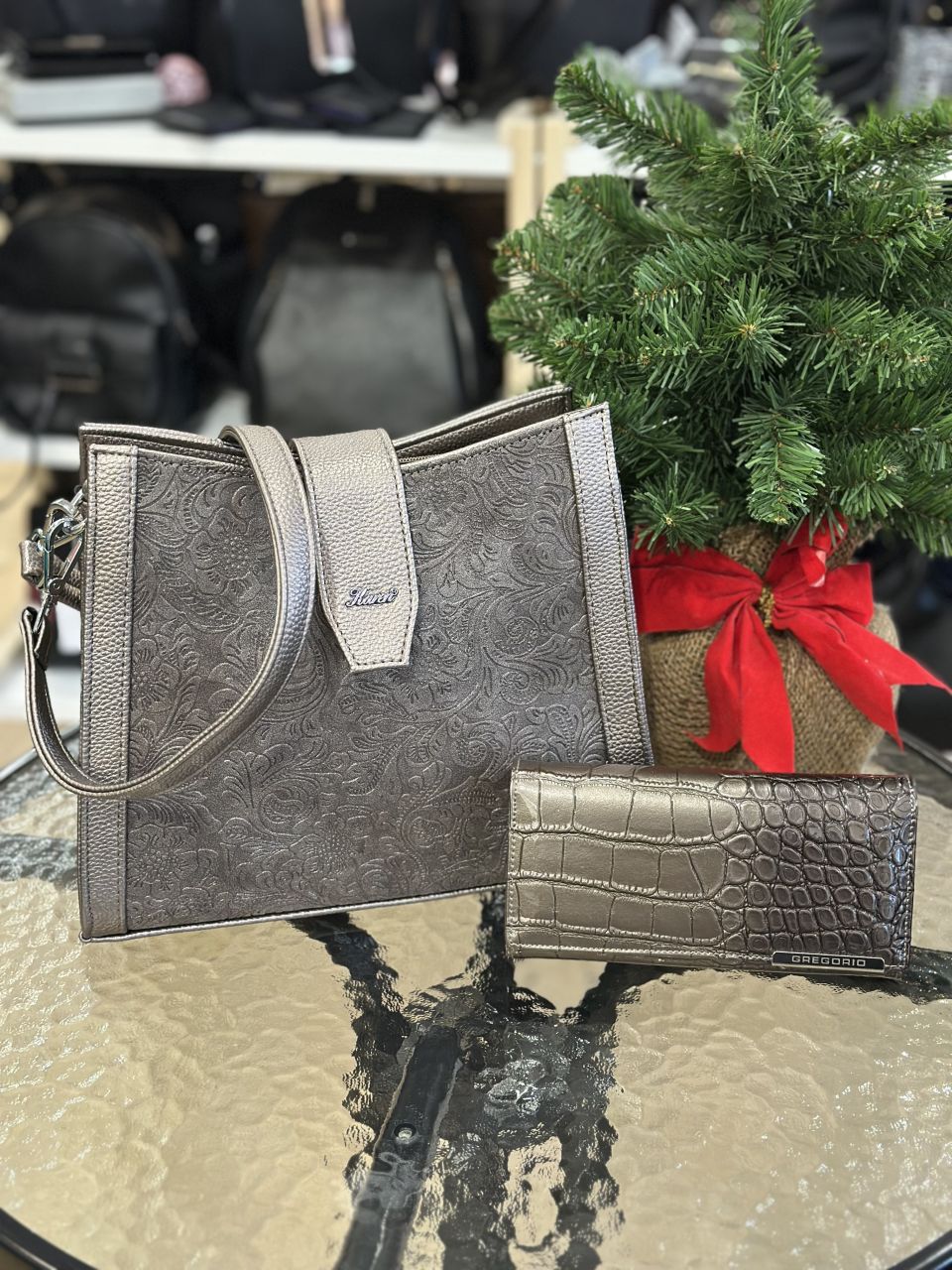 Karen és Gregorio táska és pénztárca szett Karen és Gregorio táska és pénztárca szett