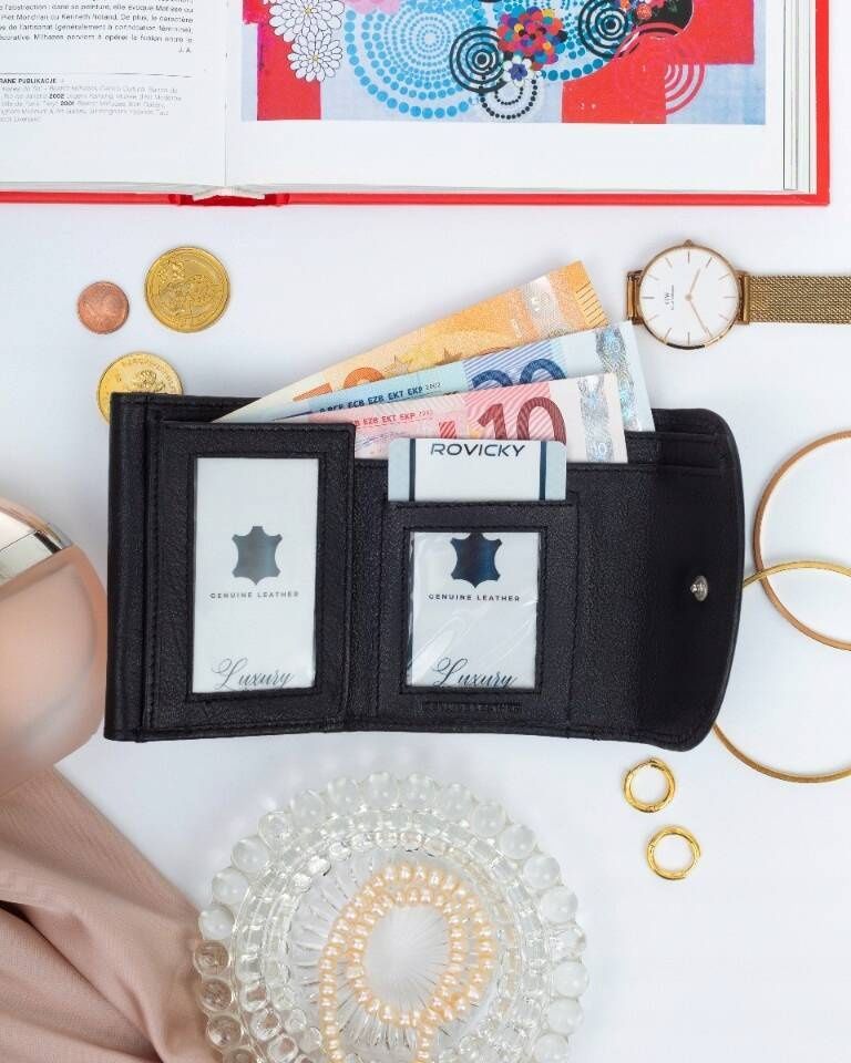 Fekete női bőr táska és pénztárca szett Fekete női bőr táska és pénztárca szett