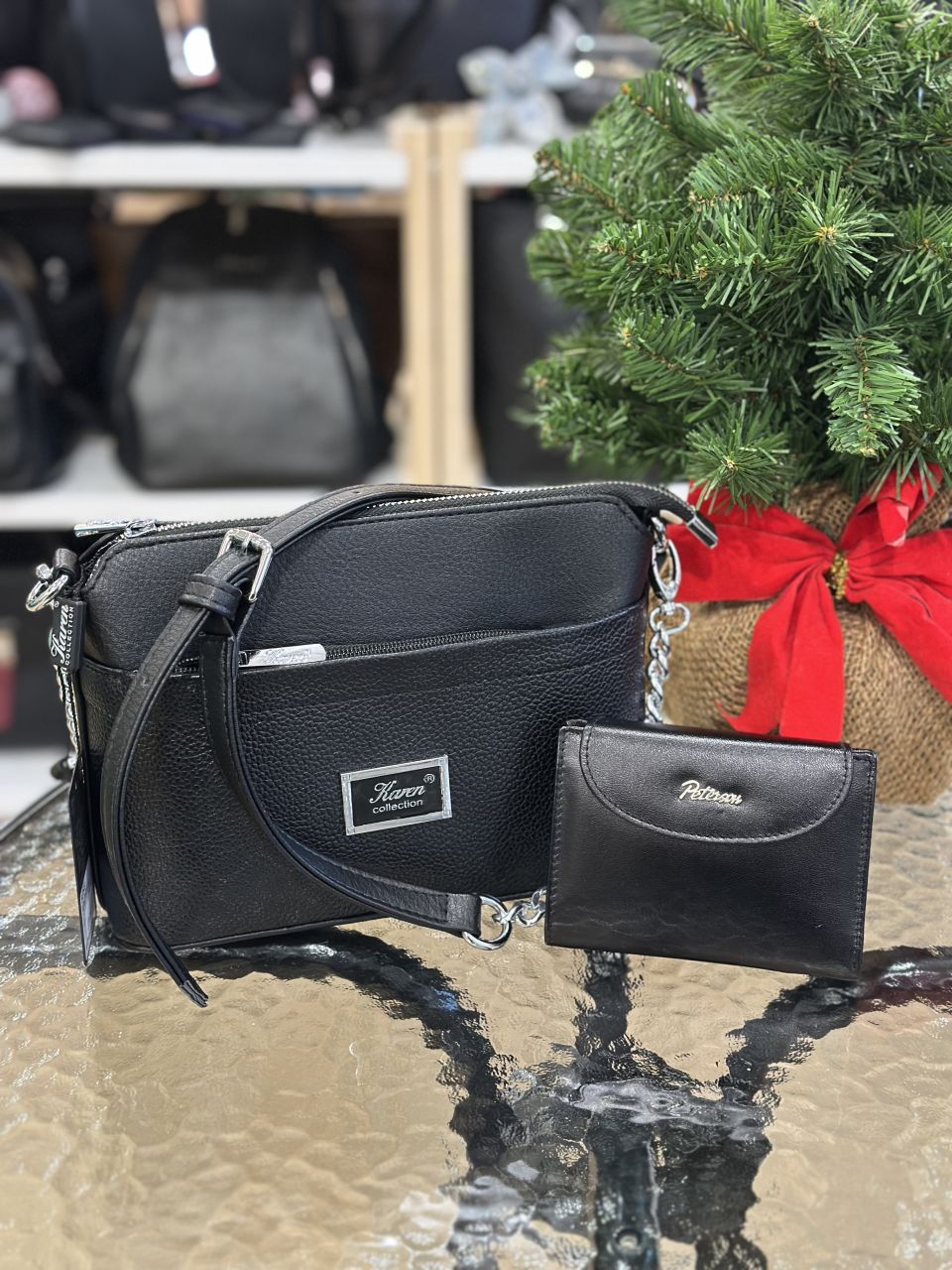 Fekete kicsi női táska és pénztárca szett Fekete kicsi női táska és pénztárca szett