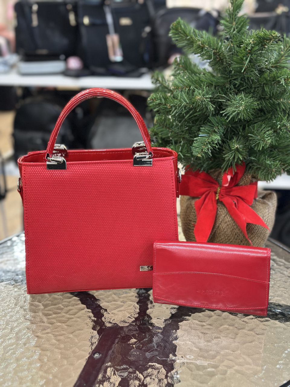 Piros kézitáska és pénztárca szett Piros kézitáska és pénztárca szett