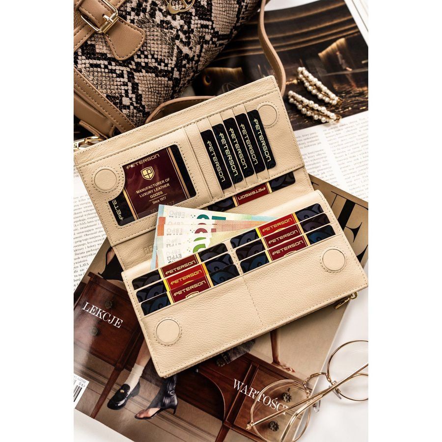 Bézs, arany táska és pénztárca szett Bézs, arany táska és pénztárca szett