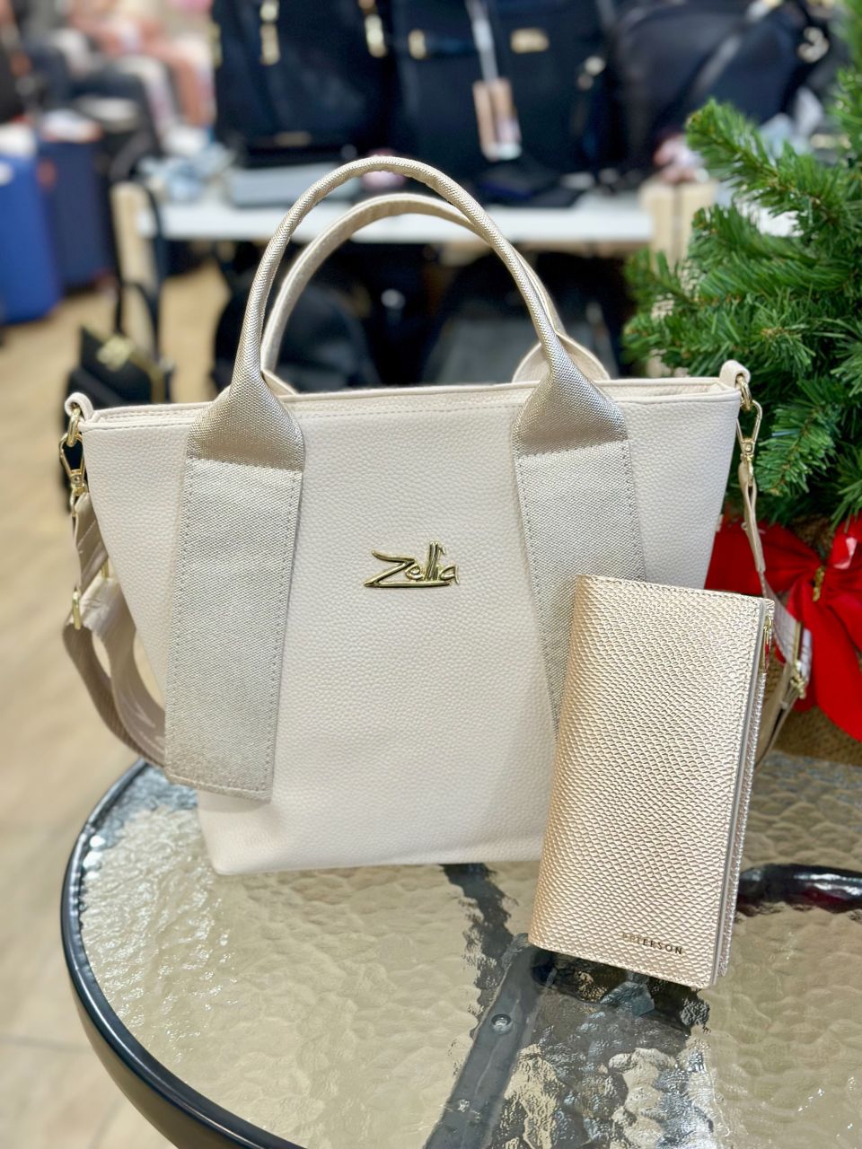 Bézs, arany táska és pénztárca szett Bézs, arany táska és pénztárca szett