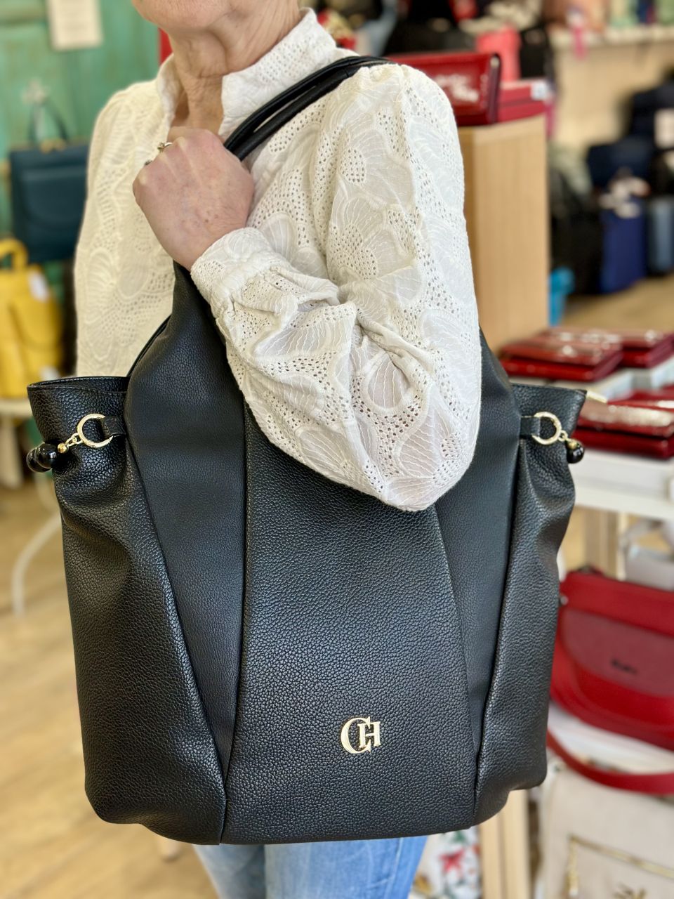 Fekete Chiara nagy méretű válltáska