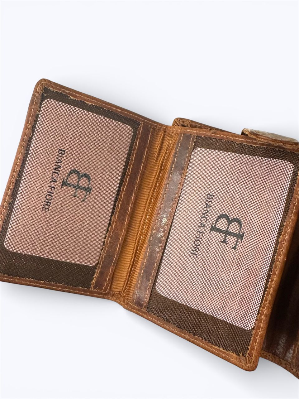 Barna kis méretű női bőr pénztárca