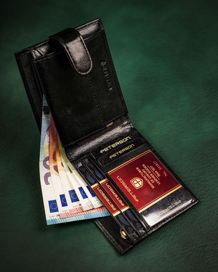 Fekete egyszerű férfi bőr patentos pénztárca