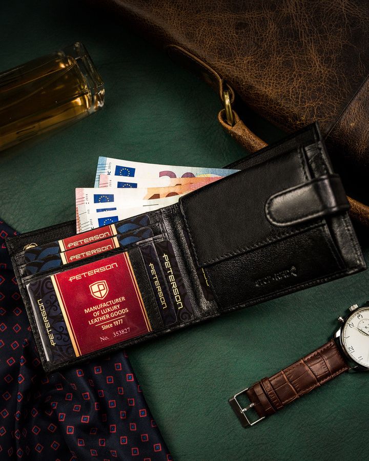 Fekete egyszerű férfi bőr patentos pénztárca