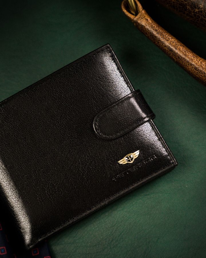 Fekete egyszerű férfi bőr patentos pénztárca