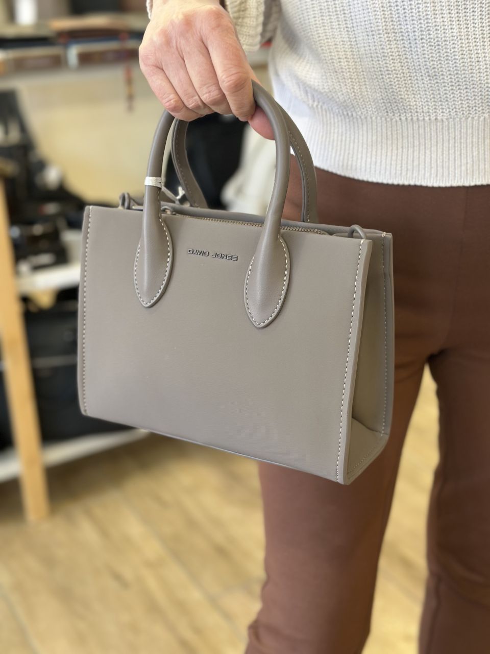 Szürkésbarna David Jones kicsi kézitáska