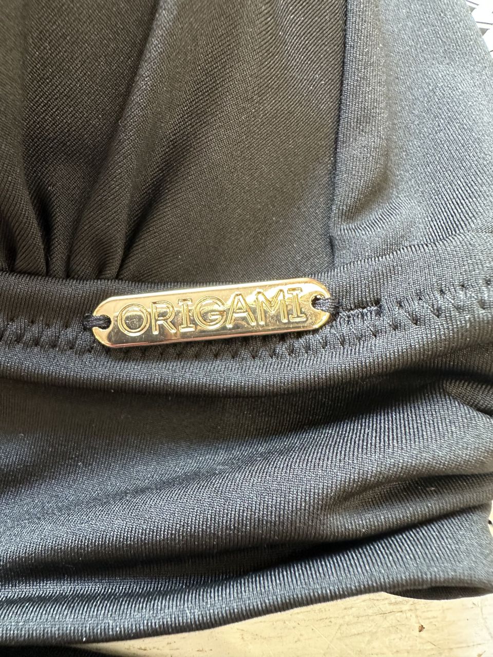 Origami Bikini D kosár, nyakban köthető, fekete