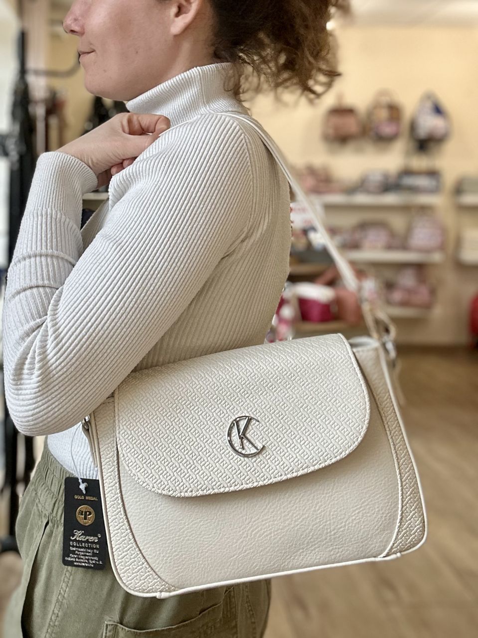 Bézs Karen váll/oldaltáska