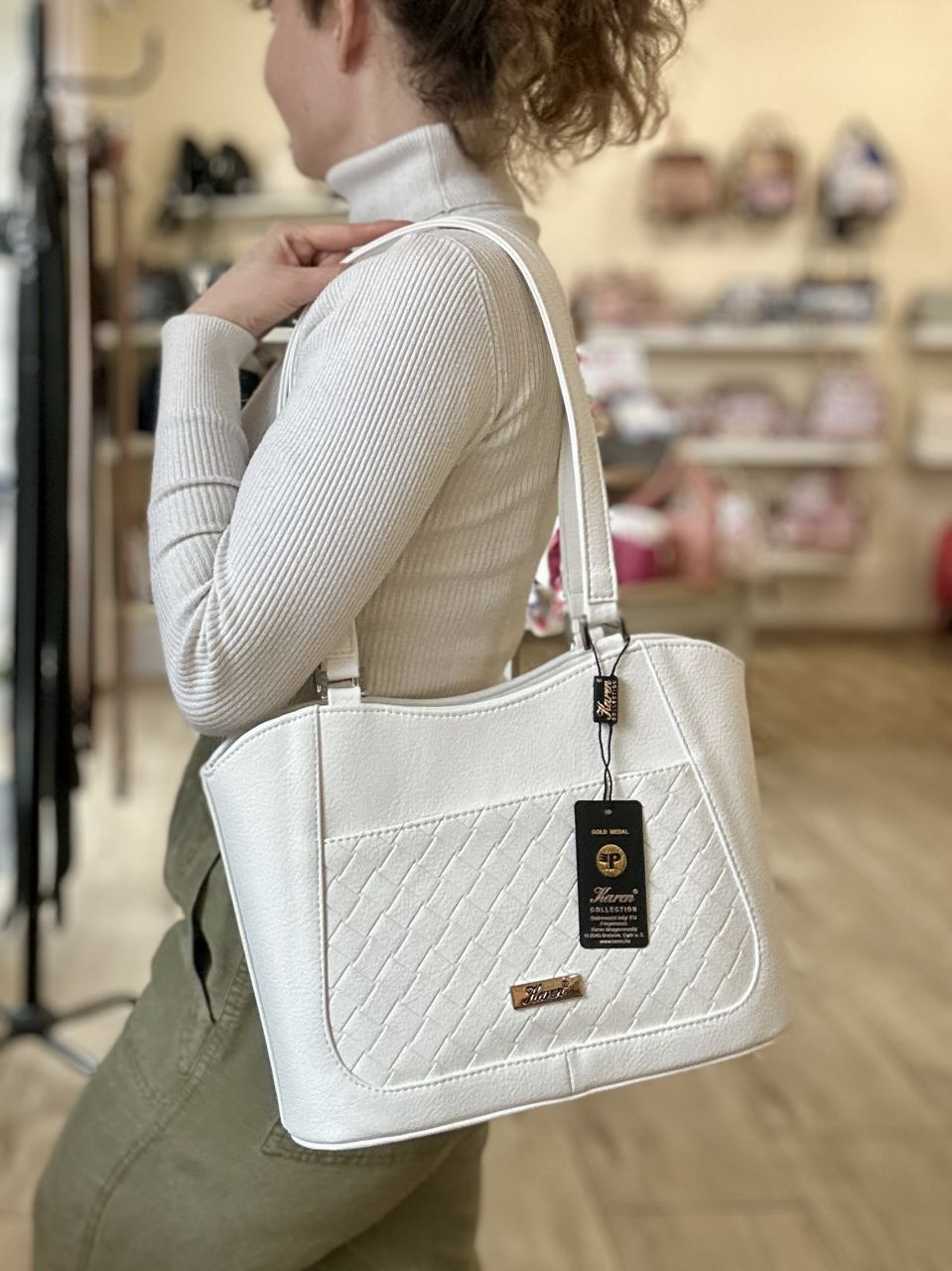 Fehér Karen osztott közepes válltáska