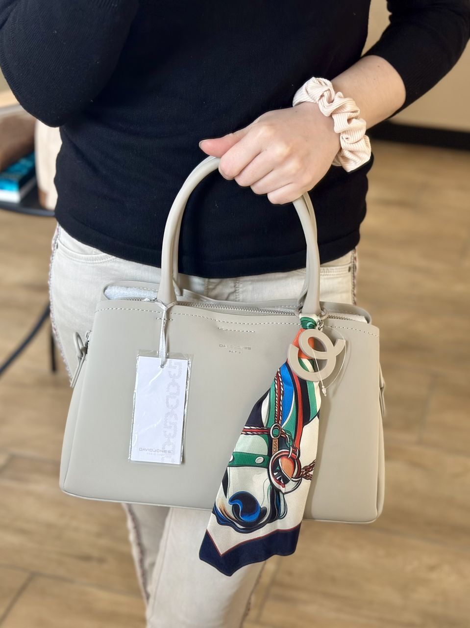 Szürkés bézs David Jones 3 rekeszes kézitáska, közepes Szürkés bézs David Jones 3 rekeszes kézitáska, közepes