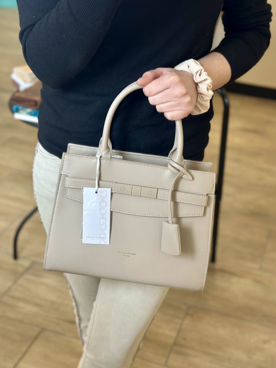Világos barna David Jones kézitáska, közepes